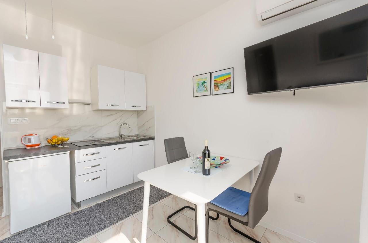 Apartments And Rooms On The Beach Vodice Extérieur photo