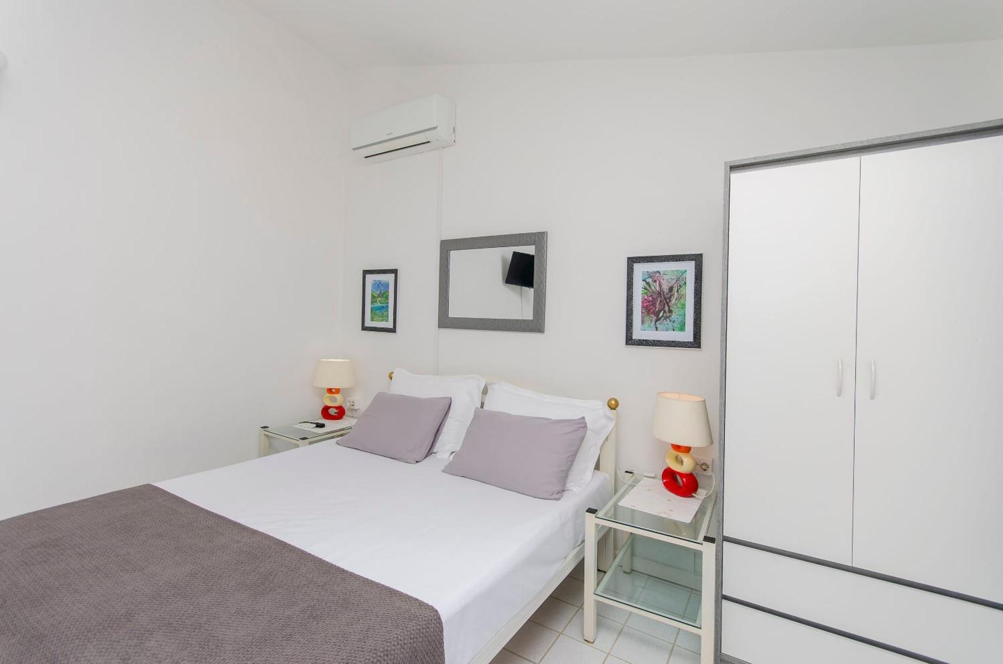 Apartments And Rooms On The Beach Vodice Extérieur photo